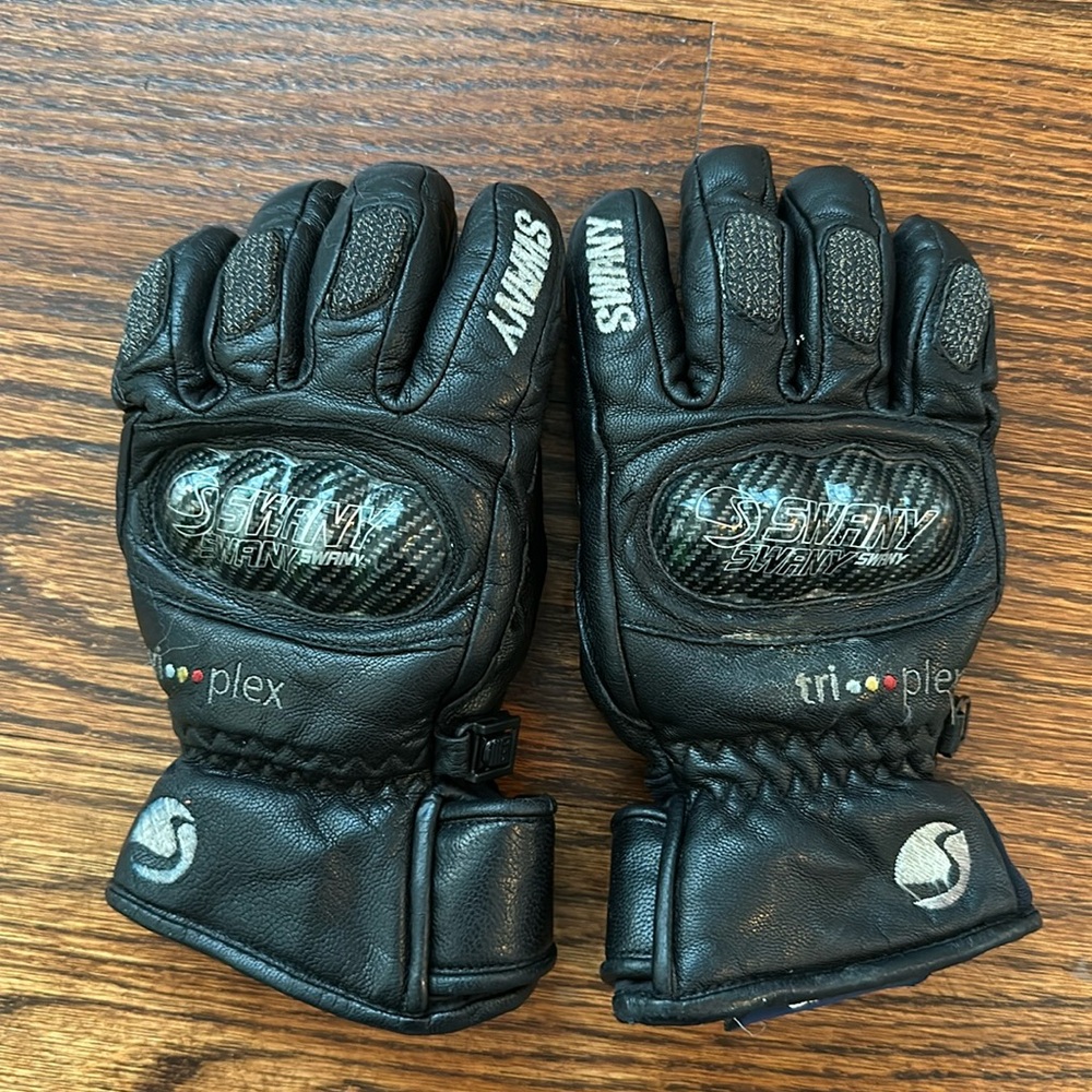 Swany jr race glove size medium (7-8)